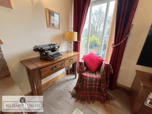 Lounge- click for photo gallery